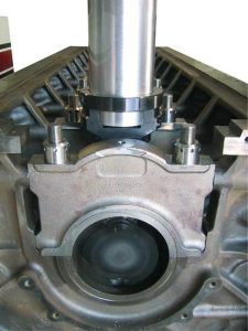 Dunimex - Rottler - Máquinas automáticas CNC/CAD CAM de rectificação de motores. F97Y, F98Y e F99Y – Máquina CNC de rectificar motores de ligeiros e pesados.